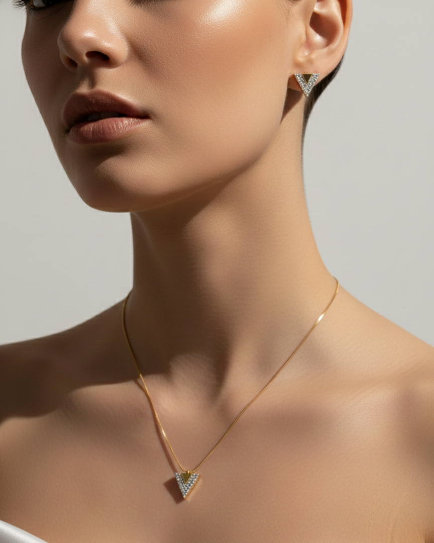 Conjunto triângulo cravejado