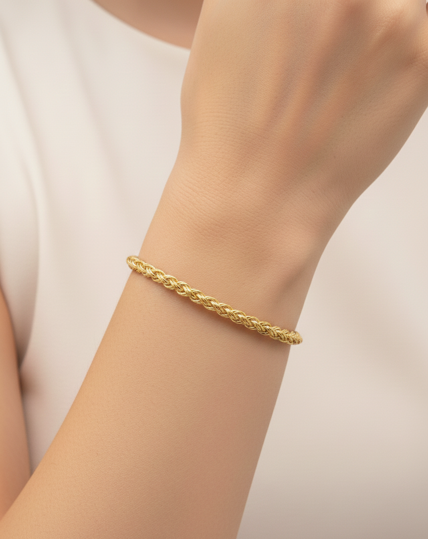 Pulseira grume de elos médios trançada